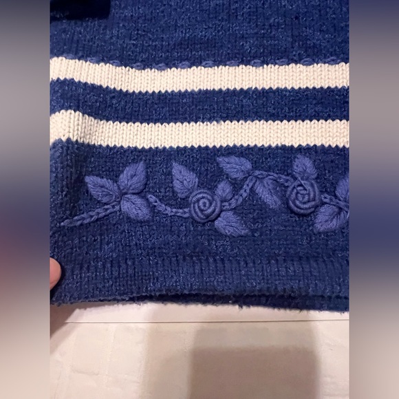 Vintage Northern Getaway rose sweater - Picture 3 of 9